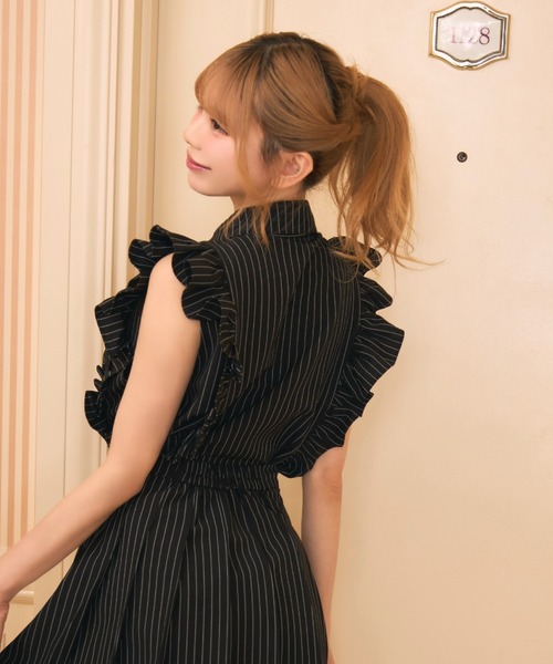 TITTY&CO.(ティティーアンドコー)の「フロントリボンフリルストライプシャツ(シャツ/ブラウス・レディース・グレー/ブラック・FREE)」の18枚目の写真