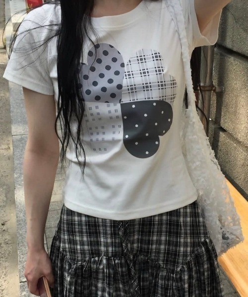 AVYL(アヴィル)の「アソートパターングラフィックハートプリント半袖Tシャツ(Tシャツ/カットソー・レディース・ホワイト・M)」の6枚目の写真