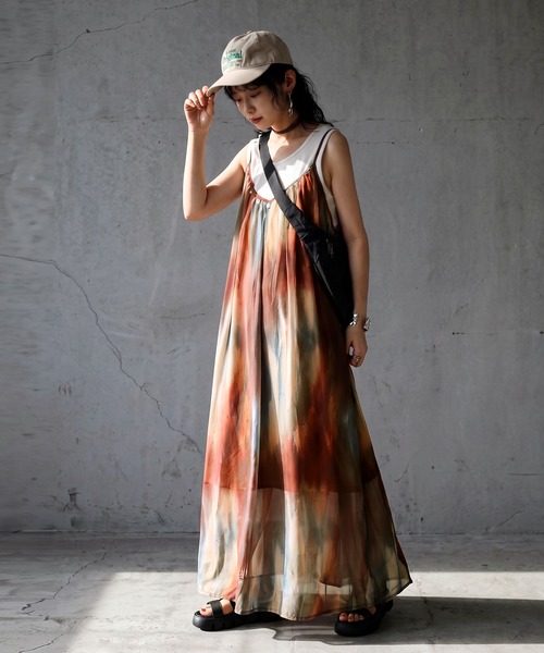 antiqua(アンティカ)の「水彩柄 シアー キャミワンピース(ワンピース・レディース・レッド系その他・ONESIZE)」の5枚目の写真