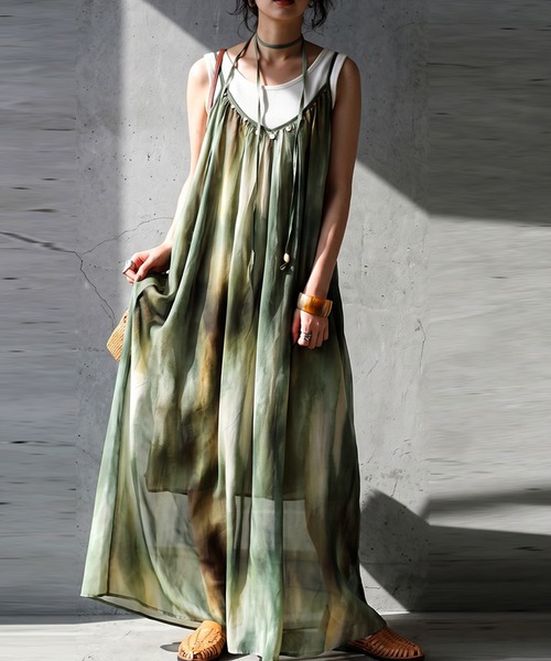 antiqua(アンティカ)の「水彩柄 シアー キャミワンピース(ワンピース・レディース・レッド系その他・ONESIZE)」の15枚目の写真