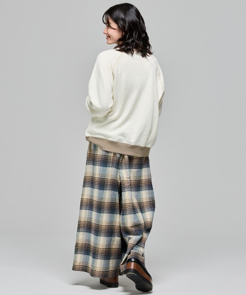 KRIFF MAYER Lady's Collection(クリフメイヤーレディースコレクション)の「ざっくり裏毛クルー(スウェット・レディース・カラフル/グレー/ブラウン/ナチュラル/チャコール・MEDIUM/LARGE)」の12枚目の写真
