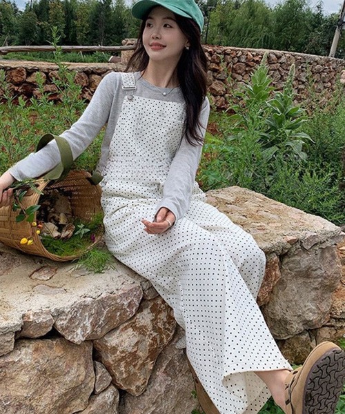 AsheKsha(アシクシャ)の「ドット柄ストレートサスペンダーパンツ(サロペット/オーバーオール・レディース・ホワイト・F)」の1枚目の写真