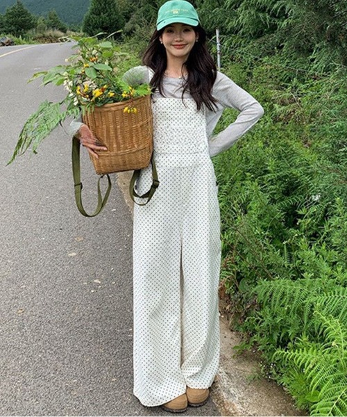 AsheKsha(アシクシャ)の「ドット柄ストレートサスペンダーパンツ(サロペット/オーバーオール・レディース・ホワイト・F)」の4枚目の写真