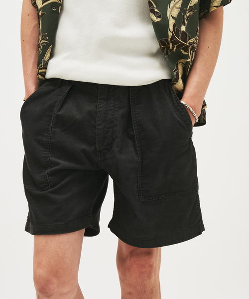 JOURNAL STANDARD(ジャーナルスタンダード)の「ポリ コットン コーデュロイ ベイカー ショーツ(その他パンツ・メンズ・ブラック/ベージュ/カーキ/ピンク/ブルー・MEDIUM/LARGE)」の12枚目の写真