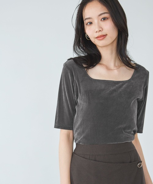 Andemiu(アンデミュウ)の「シアーベロア5分袖カットソー/1043814(Tシャツ/カットソー・レディース・オフホワイト/ブラウン/チャコールグレー・FREE)」の1枚目の写真