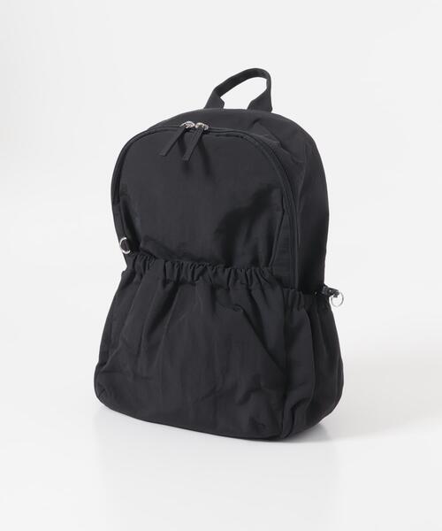 URBAN RESEARCH DOORS(アーバンリサーチドアーズ)の「撥水10ポケットリュック(バックパック/リュック・レディース・ベージュ/ブラック・-)」の5枚目の写真