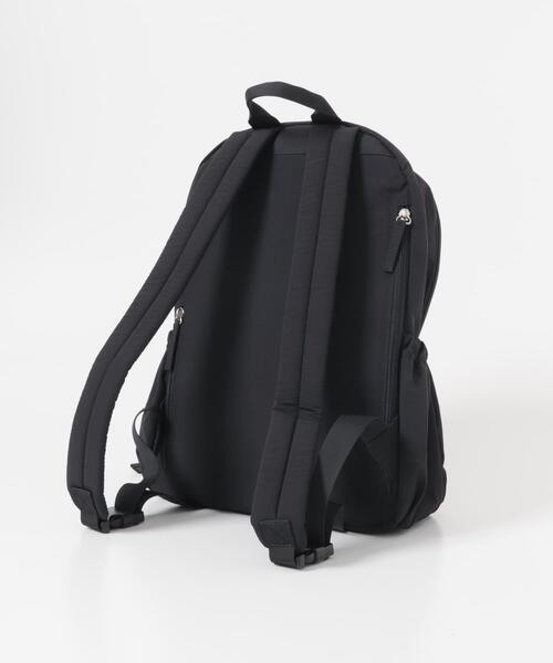 URBAN RESEARCH DOORS(アーバンリサーチドアーズ)の「撥水10ポケットリュック(バックパック/リュック・レディース・ベージュ/ブラック・-)」の6枚目の写真