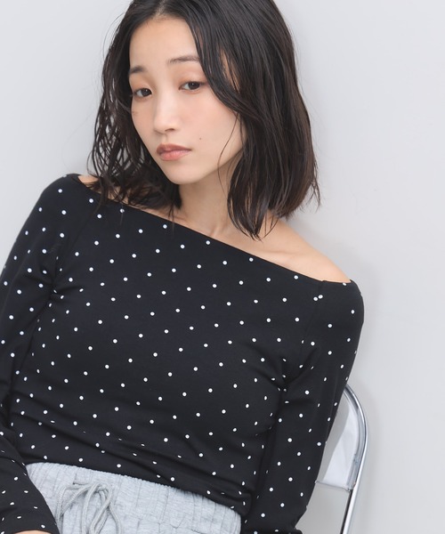 &. NOSTALGIA(アンドドットノスタルジア)の「カップ付ドットオフショルプルオーバー(Tシャツ/カットソー・レディース・オフホワイト/ブラック・FREE)」の9枚目の写真