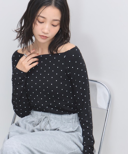 &. NOSTALGIA(アンドドットノスタルジア)の「カップ付ドットオフショルプルオーバー(Tシャツ/カットソー・レディース・オフホワイト/ブラック・FREE)」の10枚目の写真