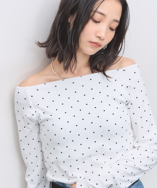 &. NOSTALGIA(アンドドットノスタルジア)の「カップ付ドットオフショルプルオーバー(Tシャツ/カットソー・レディース・オフホワイト/ブラック・FREE)」の12枚目の写真
