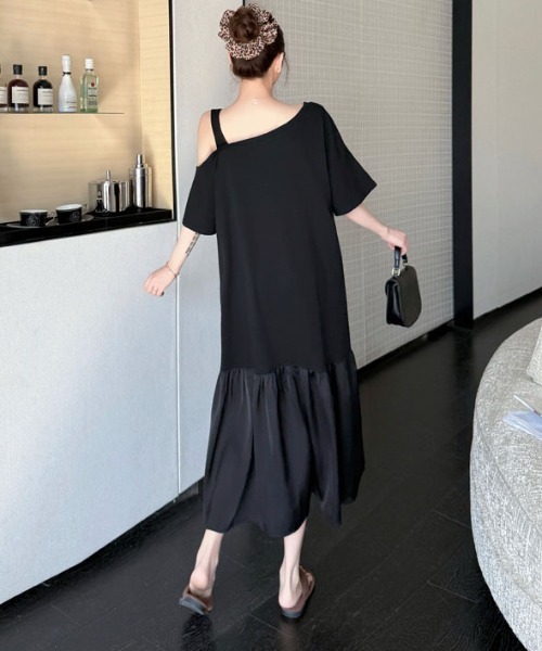 &soiree(アンドソワレ)の「ワンショルダー裾切り替え半袖ワンピース(ワンピース・レディース・ブラック・X-LARGE/LARGE)」の4枚目の写真