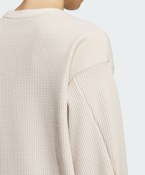 adidas(アディダス)の「ラックスフロー オールデイズ ルーズフィット ワッフル フリース クルーシャツ / ロンT / アディダス adidas(Tシャツ/カットソー・レディース・ホワイト・XX-LARGE/LARGE/MEDIUM/SMALL/X-LARGE/X-SMALL)」の5枚目の写真