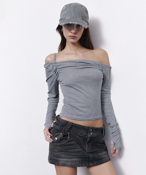 PLEASENOFOLLOW(プリーズノーフォロー)の「Halo Unbal Shirring Long Sleeve Top (Melange Grey)(Tシャツ/カットソー・レディース・その他・FREE)」の1枚目の写真