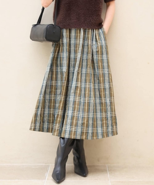 MK MICHEL KLEIN（エムケーミッシェルクラン）の「[洗える]チェック柄タフタスカート（スカート・レディース・ネイビー/カーキ・38）」の2枚目の写真