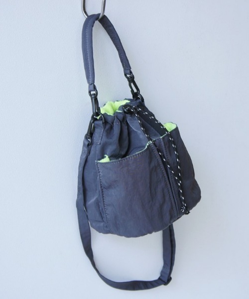 EARTH MADE(アースメイド)の「NYLON x FLEECE 2WAY SHOULDER(トートバッグ・レディース・ベージュ/ネイビー/カーキ・FREE)」の3枚目の写真