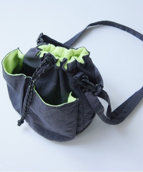 EARTH MADE(アースメイド)の「NYLON x FLEECE 2WAY SHOULDER(トートバッグ・レディース・ベージュ/ネイビー/カーキ・FREE)」の9枚目の写真