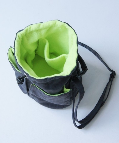 EARTH MADE(アースメイド)の「NYLON x FLEECE 2WAY SHOULDER(トートバッグ・レディース・ベージュ/ネイビー/カーキ・FREE)」の10枚目の写真