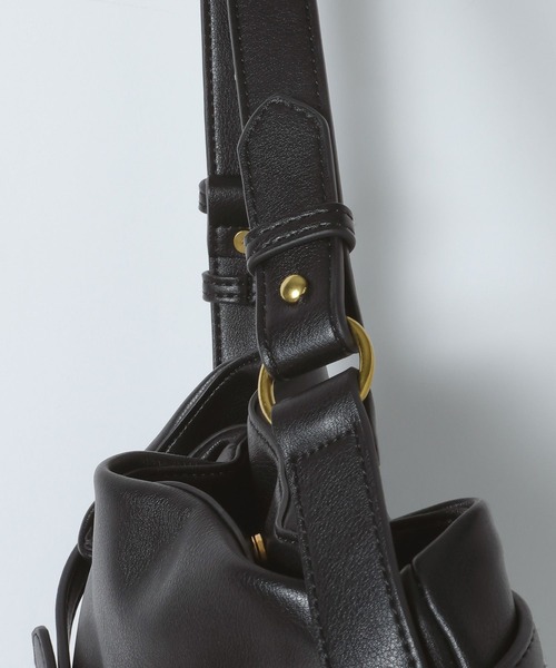 eL（エル）の「【eL】Wrap Bag/1063215（ショルダーバッグ・レディース・ブラック/ボルドー・FREE）」の10枚目の写真