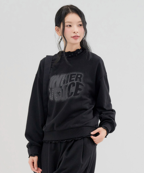 CHASECULT(チェイスカルト)の「レディース スタッズグラフィック スウェットTシャツ-FERG5181B03(スウェット・レディース・ブラック・85/90)」の3枚目の写真