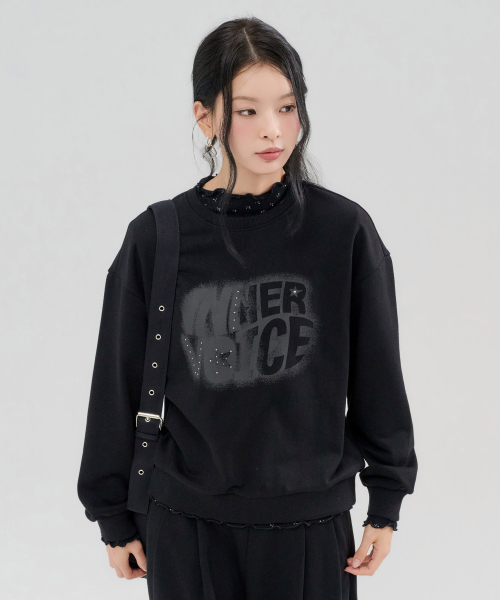 CHASECULT(チェイスカルト)の「レディース スタッズグラフィック スウェットTシャツ-FERG5181B03(スウェット・レディース・ブラック・85/90)」の4枚目の写真