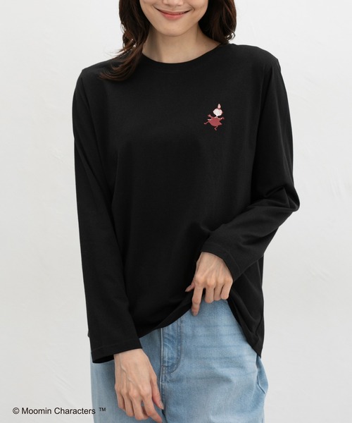 Honeys(ハニーズ)の「ムーミン/長袖Tシャツ(Tシャツ/カットソー・レディース・ブラウン系その他2/オートミール/ブラック/ベージュ系その他2/ピンク系その他2/レンガ・L/LL/M/S)」の2枚目の写真
