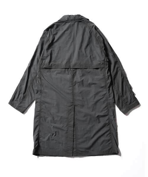 wjk(ダヴルジェイケイ)の「textured nylon double breasted coat(チェスターコート・メンズ・グレー/ブラック・X-LARGE/LARGE/MEDIUM/SMALL)」の4枚目の写真