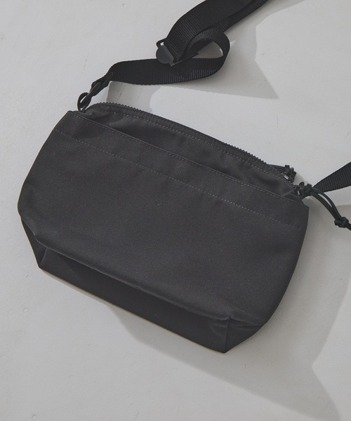 THE NORTH FACE PURPLE LABEL(ザ ノースフェイス パープルレーベル)の「【THE NORTH FACE Purple Label /ザ・ノース・フェイス パープルレーベル】Field Small Shoulder Bag(ショルダーバッグ・メンズ・グレー/ブラック・FREE)」の7枚目の写真