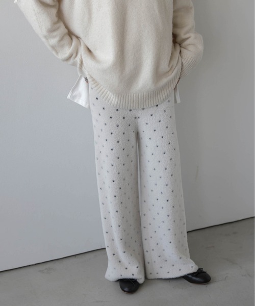 AMELY（エミリー）の「ドット×フェザーワイドパンツ/ふわふわ/ニット（その他パンツ・レディース・ブラック/ホワイト・L/M）」の5枚目の写真