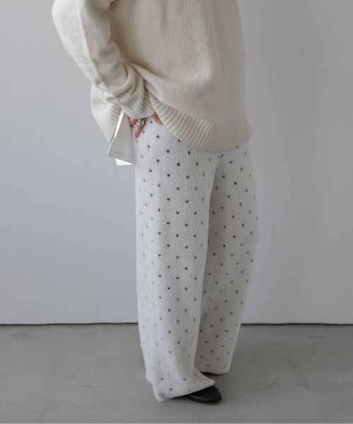 AMELY（エミリー）の「ドット×フェザーワイドパンツ/ふわふわ/ニット（その他パンツ・レディース・ブラック/ホワイト・L/M）」の6枚目の写真