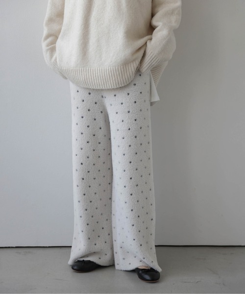 AMELY（エミリー）の「ドット×フェザーワイドパンツ/ふわふわ/ニット（その他パンツ・レディース・ブラック/ホワイト・L/M）」の8枚目の写真