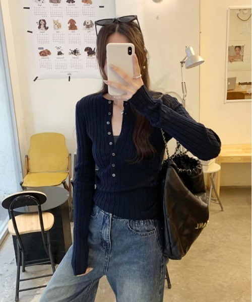 GEMEDA(ジェメダ)の「ヘンリーネック長袖ニットトップス(ニット/セーター・レディース・イエロー/ネイビー/ホワイト・M)」の15枚目の写真