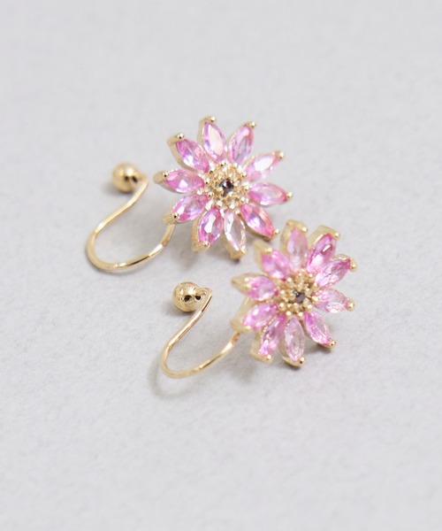 Zoule(ゾーラ)の「Zoule ゾーラ:FLOWER LETTER SERIES jewel flower letter12 花言葉 ガーベラ イヤリング(イヤリング・レディース・ピンク・FREE)」の1枚目の写真