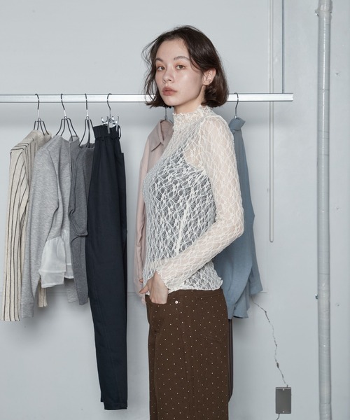 OFROOM（オフルーム）の「【2026秋冬新作】Lace Bottle Neck Top｜レースボトルネックトップス（Tシャツ/カットソー・レディース・ブラウン/アイボリー/ブラック・FREE）」の21枚目の写真