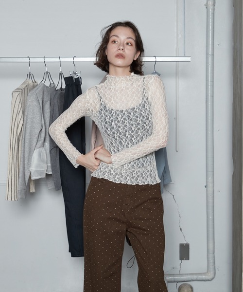 OFROOM（オフルーム）の「【2026秋冬新作】Lace Bottle Neck Top｜レースボトルネックトップス（Tシャツ/カットソー・レディース・ブラウン/アイボリー/ブラック・FREE）」の15枚目の写真