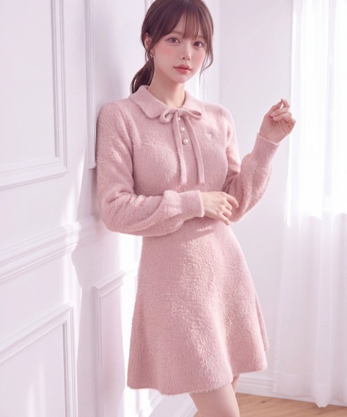 Suyunn(スユン)の「リボン付きハート刺繍ふわふわうさぎシャギーニットワンピース(ワンピース・レディース・ブルー/ブラック/ピンク・M)」の3枚目の写真