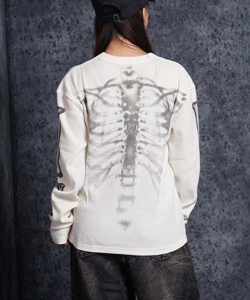 1111clothing(ワンフォークロージング)の「ボーンプリント ワッフルロンTee / Bone Graphic Waffle Long Sleeve T-Shirt(Tシャツ/カットソー・メンズ・オフホワイト/ブラック・M/L)」の17枚目の写真