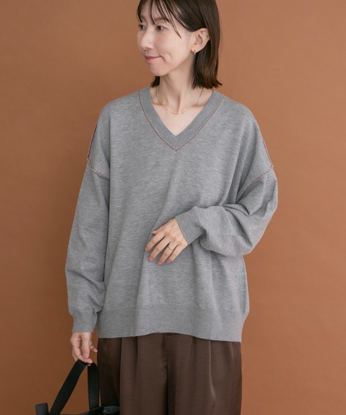 ITEMS URBANRESEARCH(アイテムズ アーバンリサーチ)の「Vネック配色ラインニット(ニット/セーター・レディース・ピンク/グレー/ブラウン・FREE)」の13枚目の写真