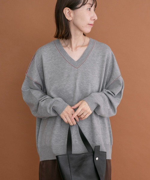 ITEMS URBANRESEARCH(アイテムズ アーバンリサーチ)の「Vネック配色ラインニット(ニット/セーター・レディース・ピンク/グレー/ブラウン・FREE)」の14枚目の写真