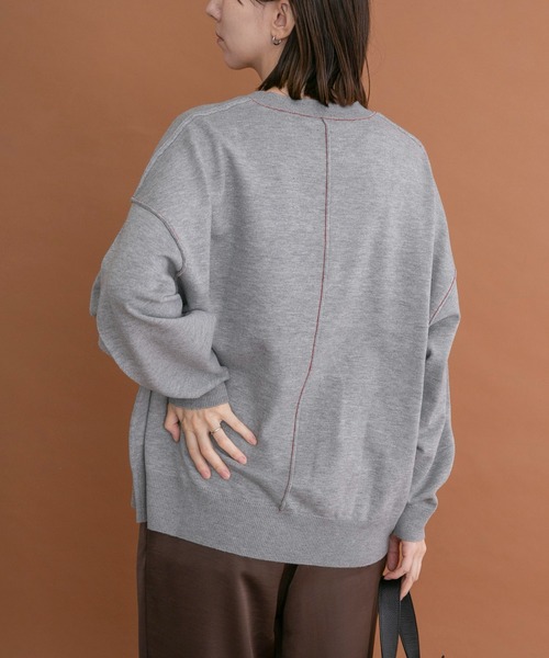 ITEMS URBANRESEARCH(アイテムズ アーバンリサーチ)の「Vネック配色ラインニット(ニット/セーター・レディース・ピンク/グレー/ブラウン・FREE)」の15枚目の写真