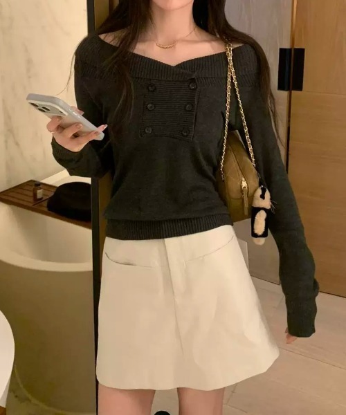 FLINEA(フリネア)の「オフショルダーニットセーター(ニット/セーター・レディース・アイボリー/ブラック/ブラウン/キャメル/グレー・FREE)」の14枚目の写真