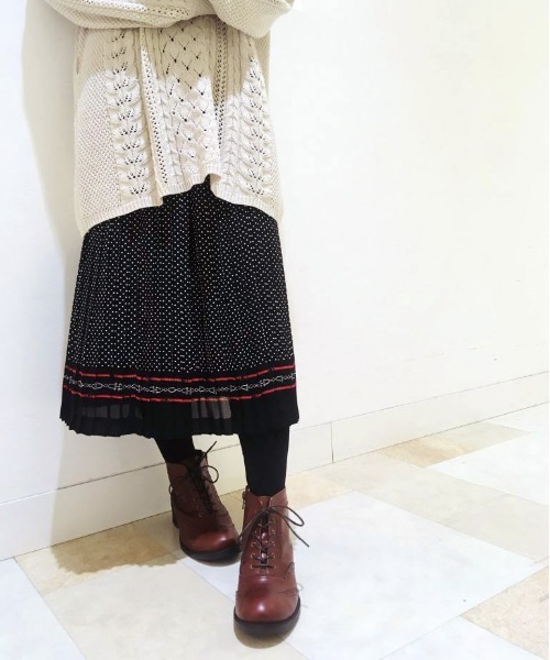 あしながおじさん（アシナガオジサン）の「〈あしながおじさん〉　レースアップブーツ（ブーツ・レディース・ブラック/ライトブラウン/ダークブラウン・24.0cm/24.5cm/23.0cm/23.5cm/22.5cm）」の2枚目の写真