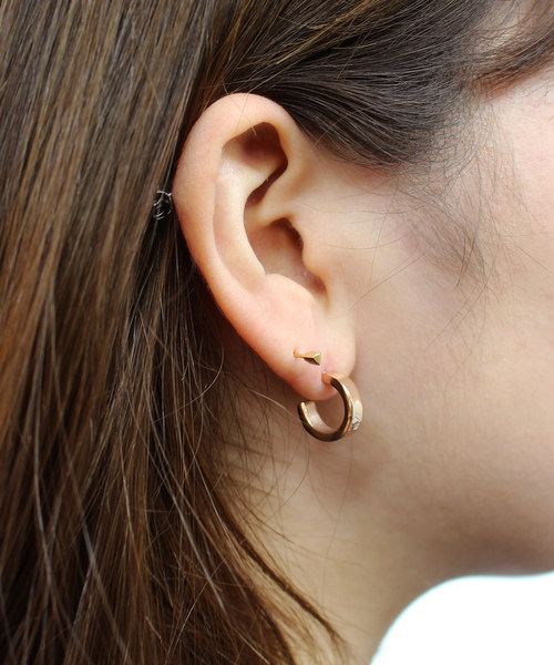 Vaya Con Dios（ヴァヤコンディオス）の「【VayaConDios/ヴァヤコンディオス】ステンレス製フープピアス[片耳用]（ピアス（片耳用）・メンズ・ピンクゴールド/ゴールド/ブラック/シルバー/アンティークシルバー・FREE）」の5枚目の写真