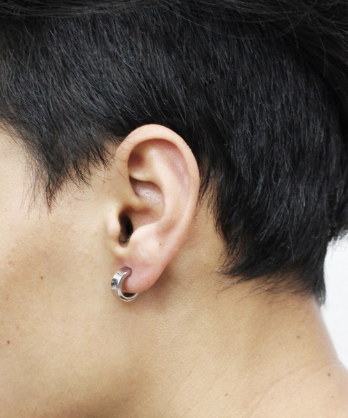 Vaya Con Dios（ヴァヤコンディオス）の「【VayaConDios/ヴァヤコンディオス】ステンレス製フープピアス[片耳用]（ピアス（片耳用）・メンズ・ピンクゴールド/ゴールド/ブラック/シルバー/アンティークシルバー・FREE）」の6枚目の写真