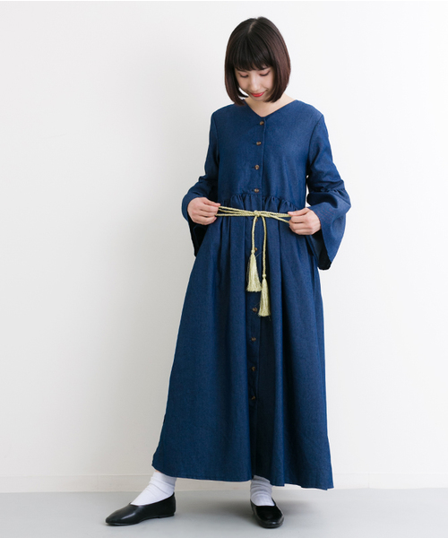 MERLOT（メルロー）の「タッセルベルト付ダンガリーデニムワンピース4890（シャツワンピース・レディース・ネイビー/ブルー・FREE）」の2枚目の写真