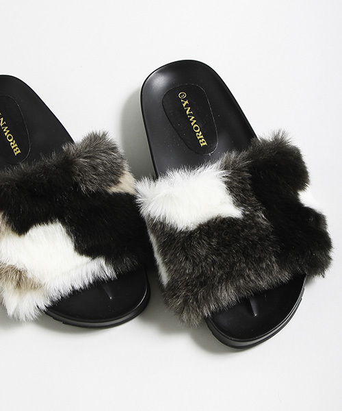 WEGO（ウィゴー）の「WEGO/ファーサンダル（サンダル・レディース・ブルー/その他1/ブラック/ピンク系その他/アニマル・MEDIUM/LARGE）」の4枚目の写真