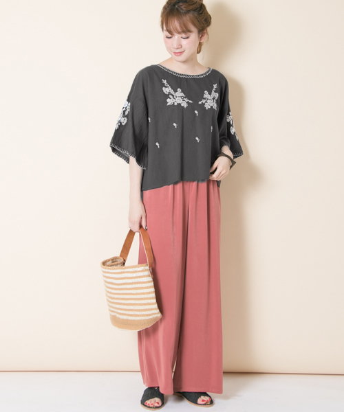 URBAN RESEARCH（アーバンリサーチ）の「刺繍ブラウス（Tシャツ/カットソー・レディース・オフホワイト/スミクロ/オレンジ・FREE）」の12枚目の写真