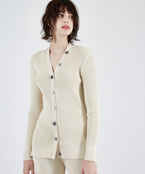 UNITED TOKYO（ユナイテッドトウキョウ）の「Vネックリブカーデ（カーディガン/ボレロ・レディース・ブラック/キャメル/オフホワイト・1）」の3枚目の写真