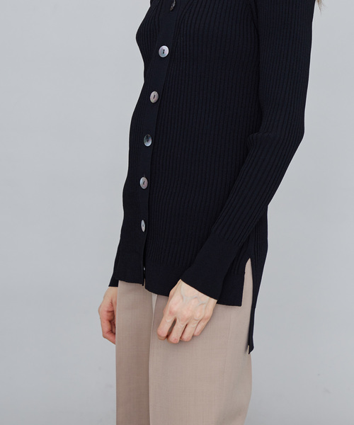 UNITED TOKYO（ユナイテッドトウキョウ）の「Vネックリブカーデ（カーディガン/ボレロ・レディース・ブラック/キャメル/オフホワイト・1）」の7枚目の写真