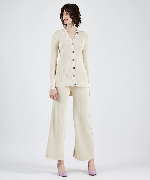 UNITED TOKYO（ユナイテッドトウキョウ）の「Vネックリブカーデ（カーディガン/ボレロ・レディース・ブラック/キャメル/オフホワイト・1）」の13枚目の写真