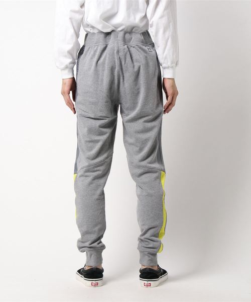 UNDER ARMOUR(アンダーアーマー)の「アンダーアーマー ロングパンツ UATHREADBORNETERRYJOGGER 1310577(スウェットパンツ・メンズ・ライトグレー/ブラック・LL/3L/S/M/L)」の4枚目の写真